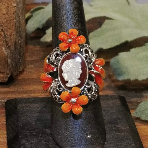 Jewelry - European Cameo Ring